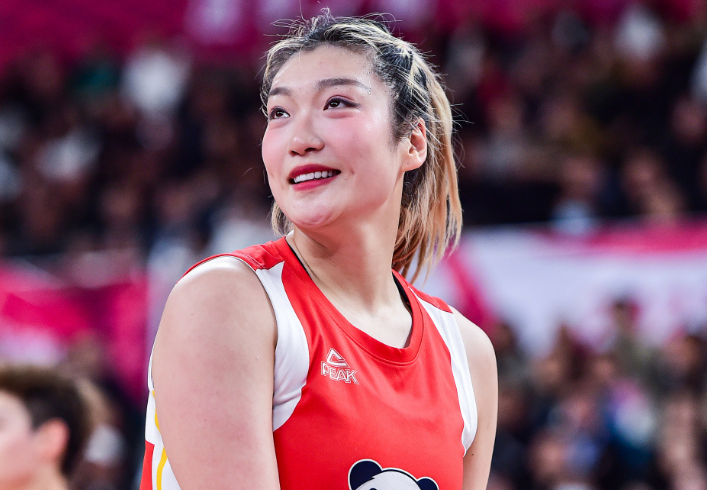 中国女篮第一球星李梦:税后500万年薪,税前多少?